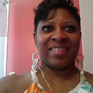 Meet your Posher, Renee